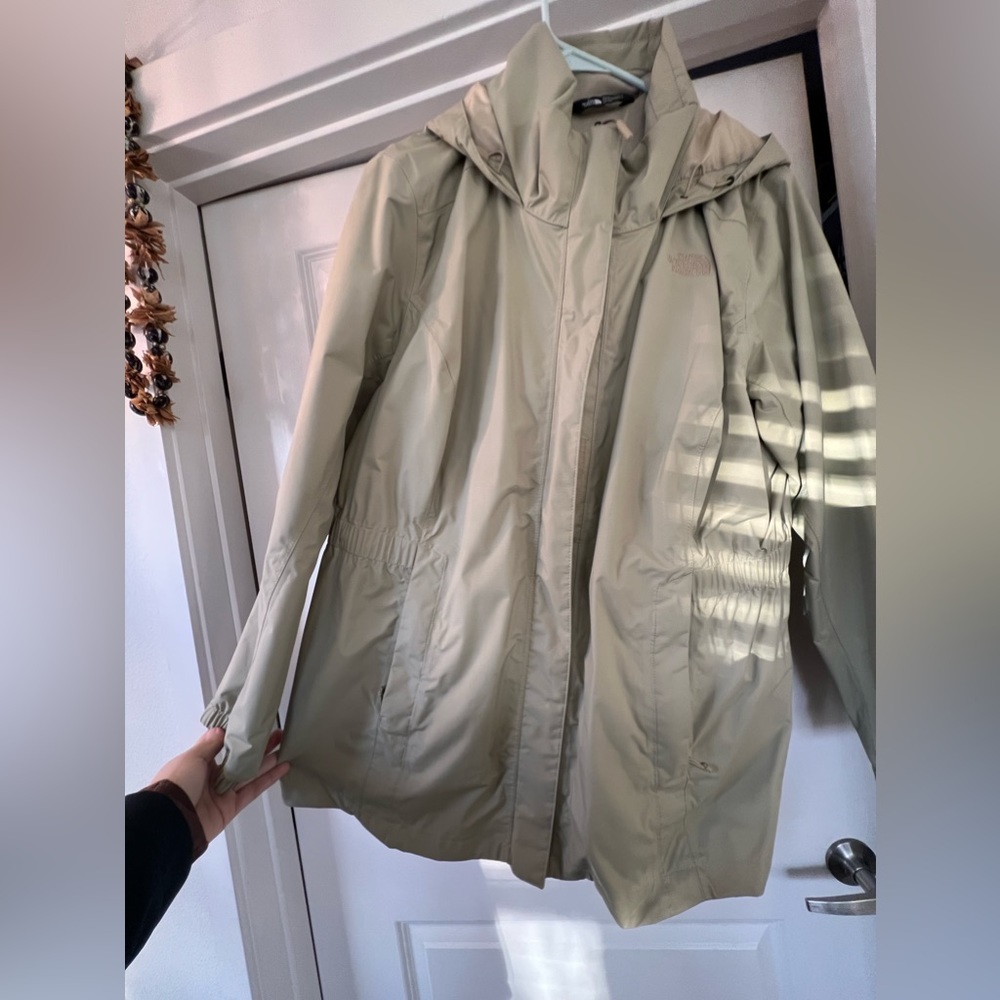 Plus size North Face Rain Coat -2x- tan